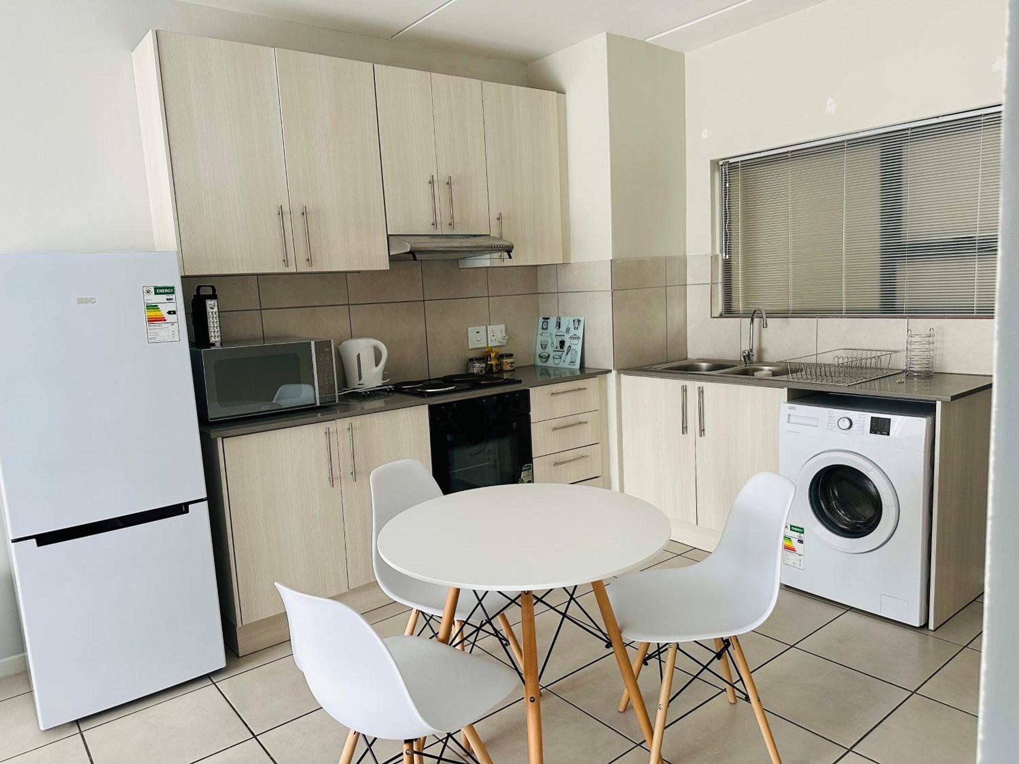 Apartment Delightful Retreat In Parklands,cape Farms,cape Town